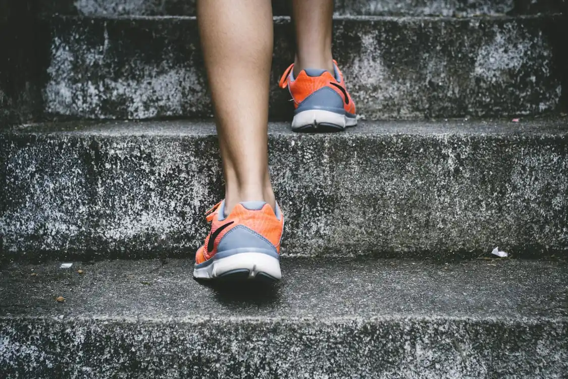 Alpine endurance running equipment and testing